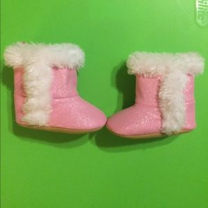 Gymboree fuzzy boots